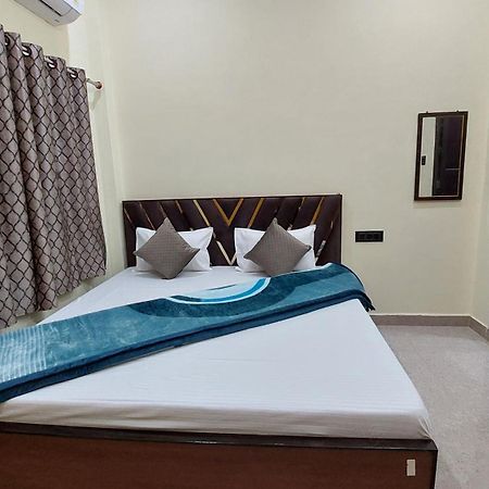 Narayani Paying Guest House 瓦拉纳西 外观 照片