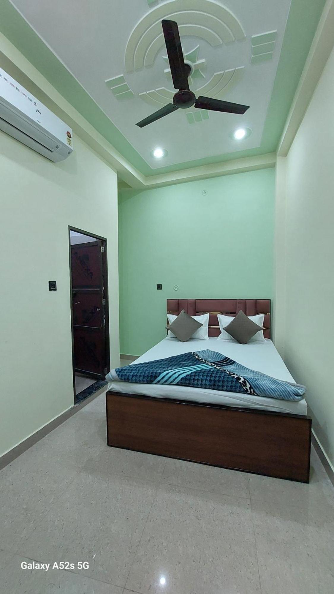 Narayani Paying Guest House 瓦拉纳西 外观 照片