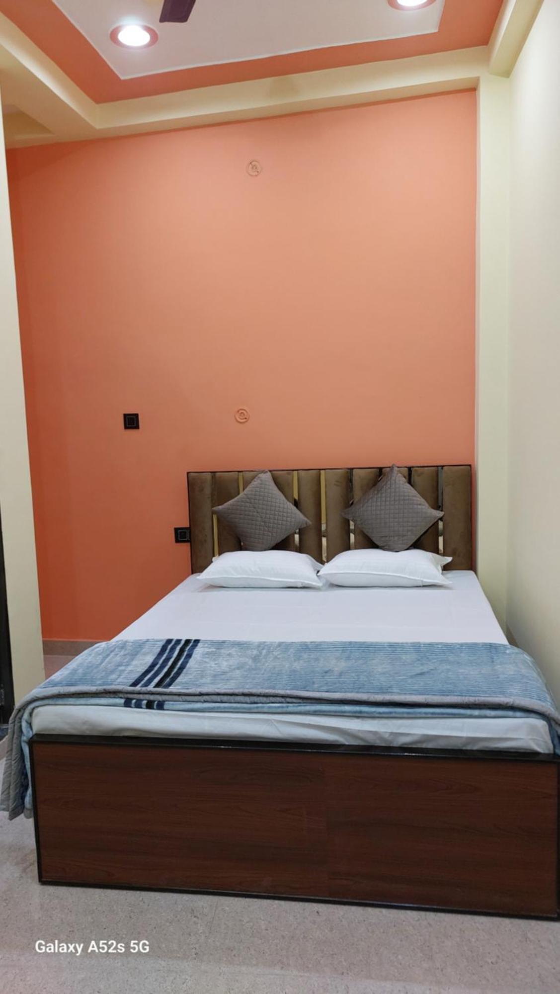 Narayani Paying Guest House 瓦拉纳西 外观 照片