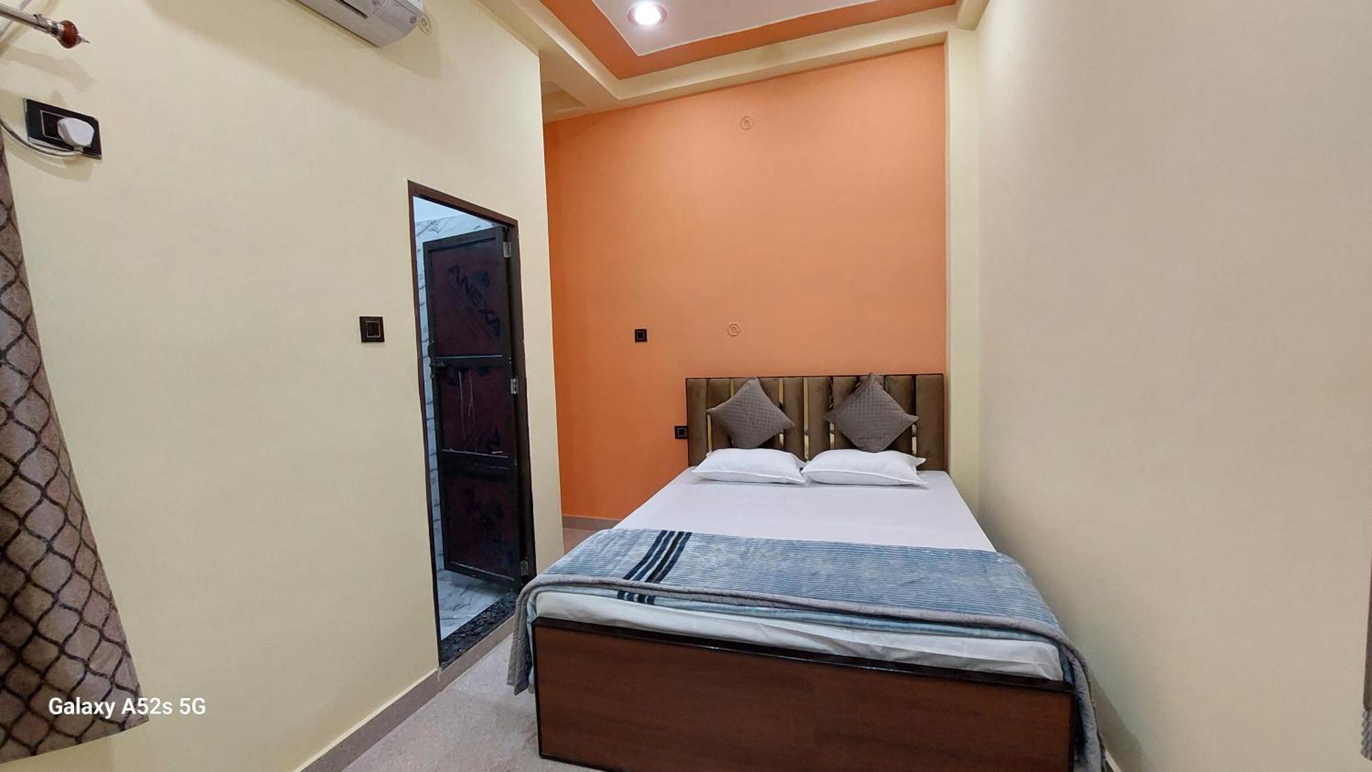 Narayani Paying Guest House 瓦拉纳西 外观 照片