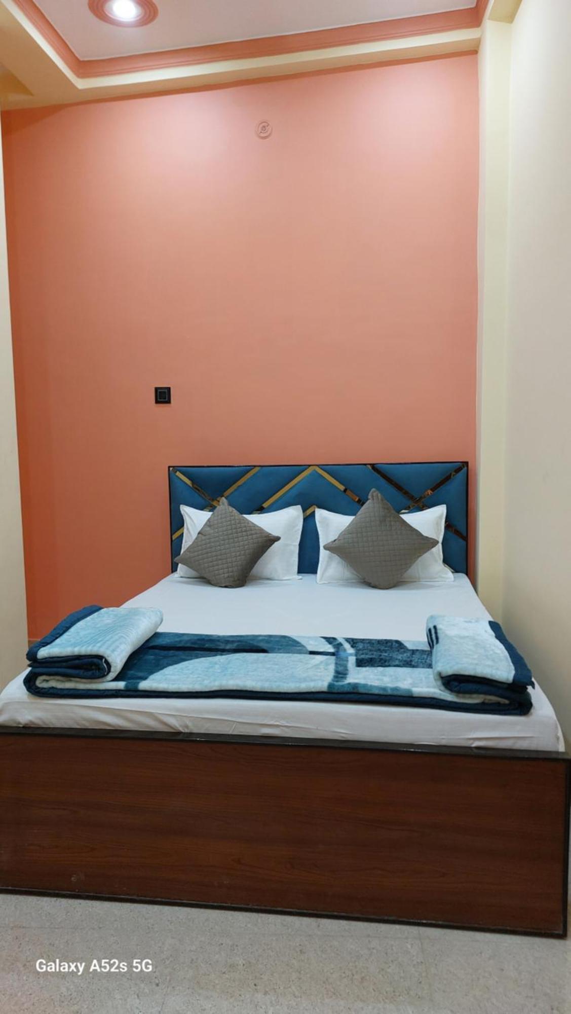 Narayani Paying Guest House 瓦拉纳西 外观 照片