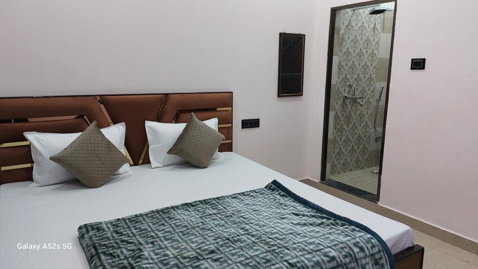 Narayani Paying Guest House 瓦拉纳西 外观 照片
